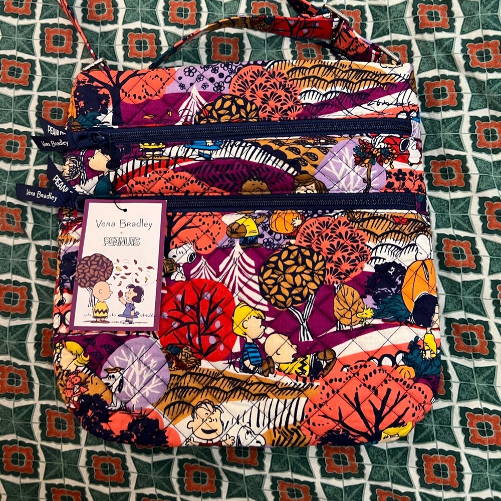 NWT Vera Bradley peanuts triple zip hipster